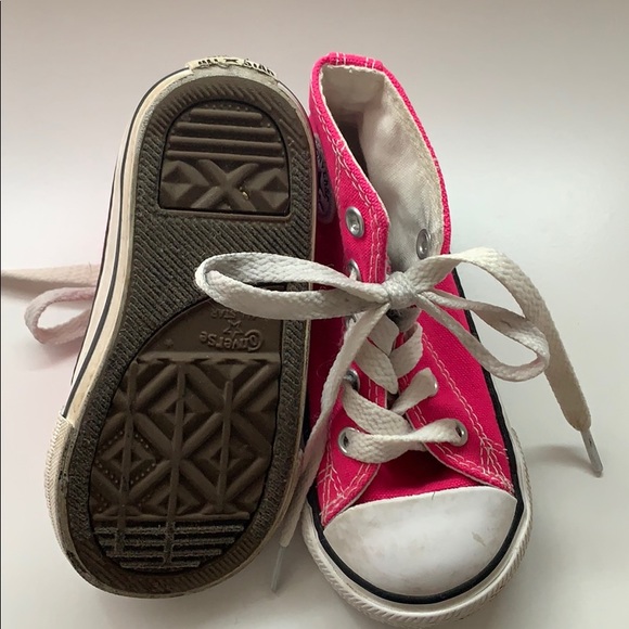 Pink Converse - Picture 4 of 4
